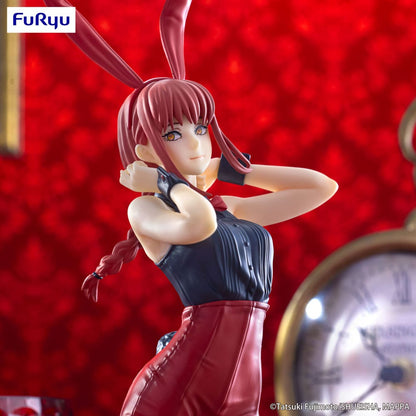 Statuette Chainsaw Man – Makima – BiCute Bunnies Red – 30 cm – FuRyu. Makima en tenue bunny rouge et noire, posture élégante et regard dominateur. Une figurine imposante et stylée pour les fans de Chainsaw Man.