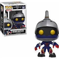 "Funko Pop! Games – Soldier Heartless (407) – Kingdom Hearts. Figurine représentant le Soldier Heartless avec son armure caractéristique et ses yeux jaunes perçants. Un must-have pour les fans de Kingdom Hearts et les collectionneurs de Funko Pop! Games !"

