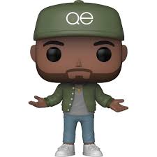 "Funko Pop! Queer Eye – Karamo Brown (145). Karamo Brown avec sa casquette verte AE, vêtu d'une tenue décontractée et confiante. Une figurine parfaite pour les fans de Queer Eye et du style unique de Karamo !"

