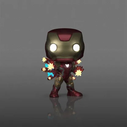 Funko Pop! The Infinity Saga – Iron Man Glow in the Dark (N°1555). Iron Man en armure rouge et or avec effets d’énergie lumineux. Figurine détaillée et dynamique.
