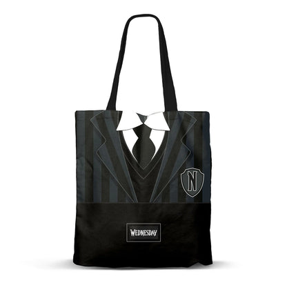 Tote bag premium Mercredi Oxford Uniform – 33 x 40 cm. Sac shopping noir inspiré de l’uniforme de Mercredi Addams, avec doublure intérieure et poche intégrée.