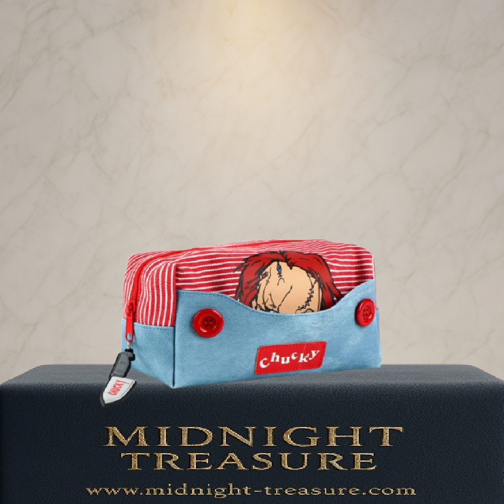 Trousse de voyage Chucky sous licence officielle, design inspiré de la poupée culte du film Jeu d’enfant, dimensions 20 x 11 x 9 cm, coton et PVC.