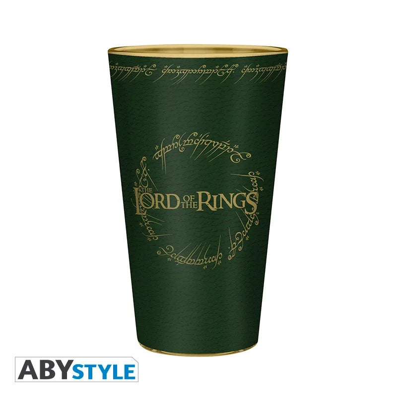 Verre Le Seigneur des Anneaux – Poney Fringant (Prancing Pony) – 400 ml. Verre XXL vert avec emblème du cheval cabré et inscriptions elfiques dorées, produit officiel ABYstyle inspiré de l’auberge de Bree.