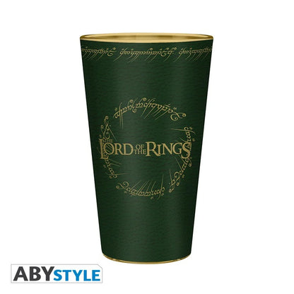 Verre Le Seigneur des Anneaux – Poney Fringant (Prancing Pony) – 400 ml. Verre XXL vert avec emblème du cheval cabré et inscriptions elfiques dorées, produit officiel ABYstyle inspiré de l’auberge de Bree.