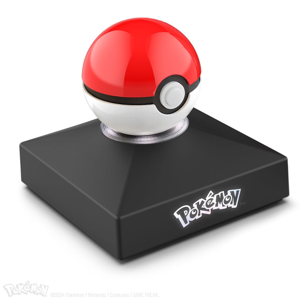 Réplique Pokémon en métal – Mini Poké Ball – Diecast. Réplique miniature premium avec effets lumineux et base d'exposition. Parfait pour les fans et collectionneurs de Pokémon."